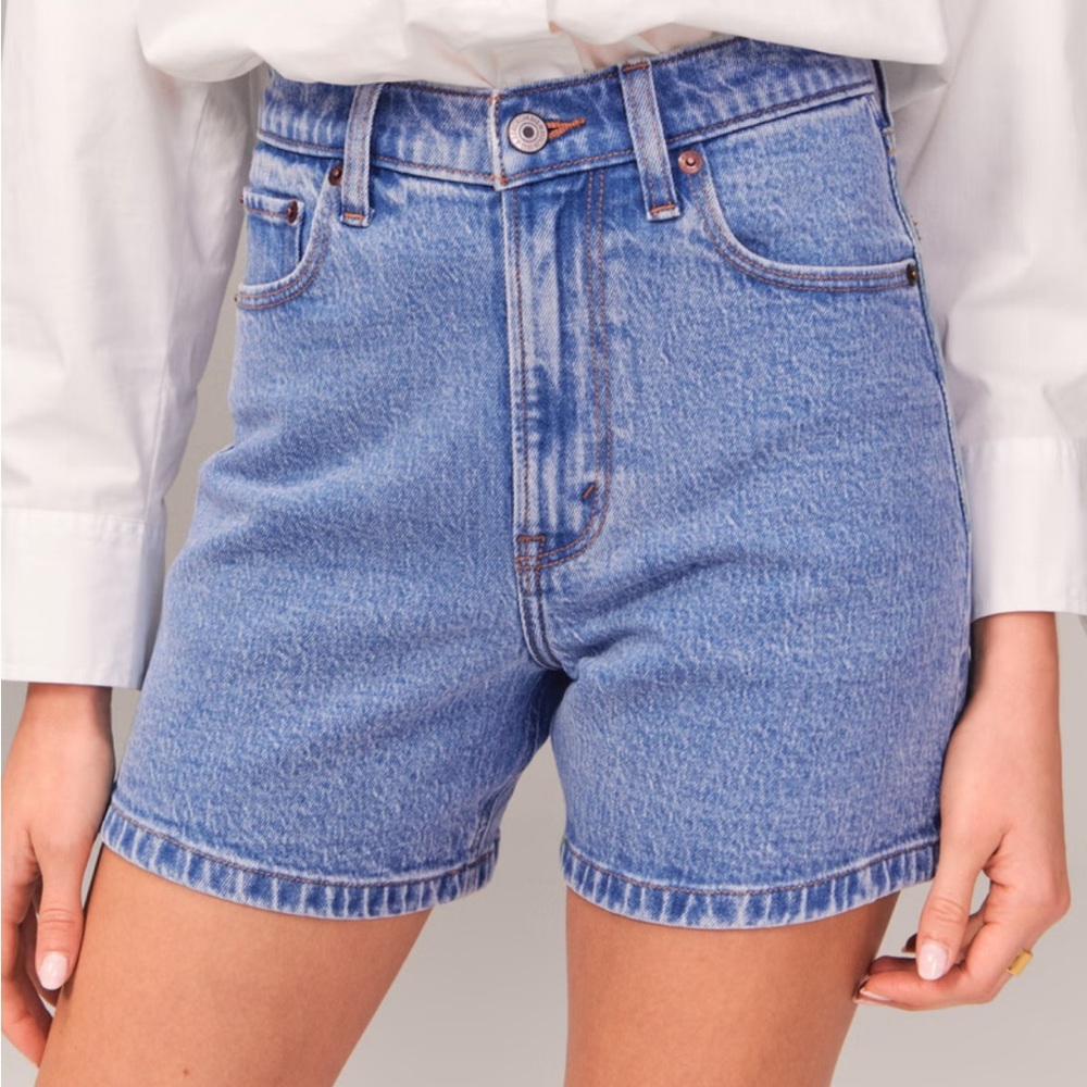 Abercrombie High Rise Dad Shorts 6/28 - color light - like new